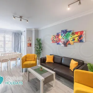 https://sky-sea-holidays-mlaga-turquesa.hotelsinnerja.org